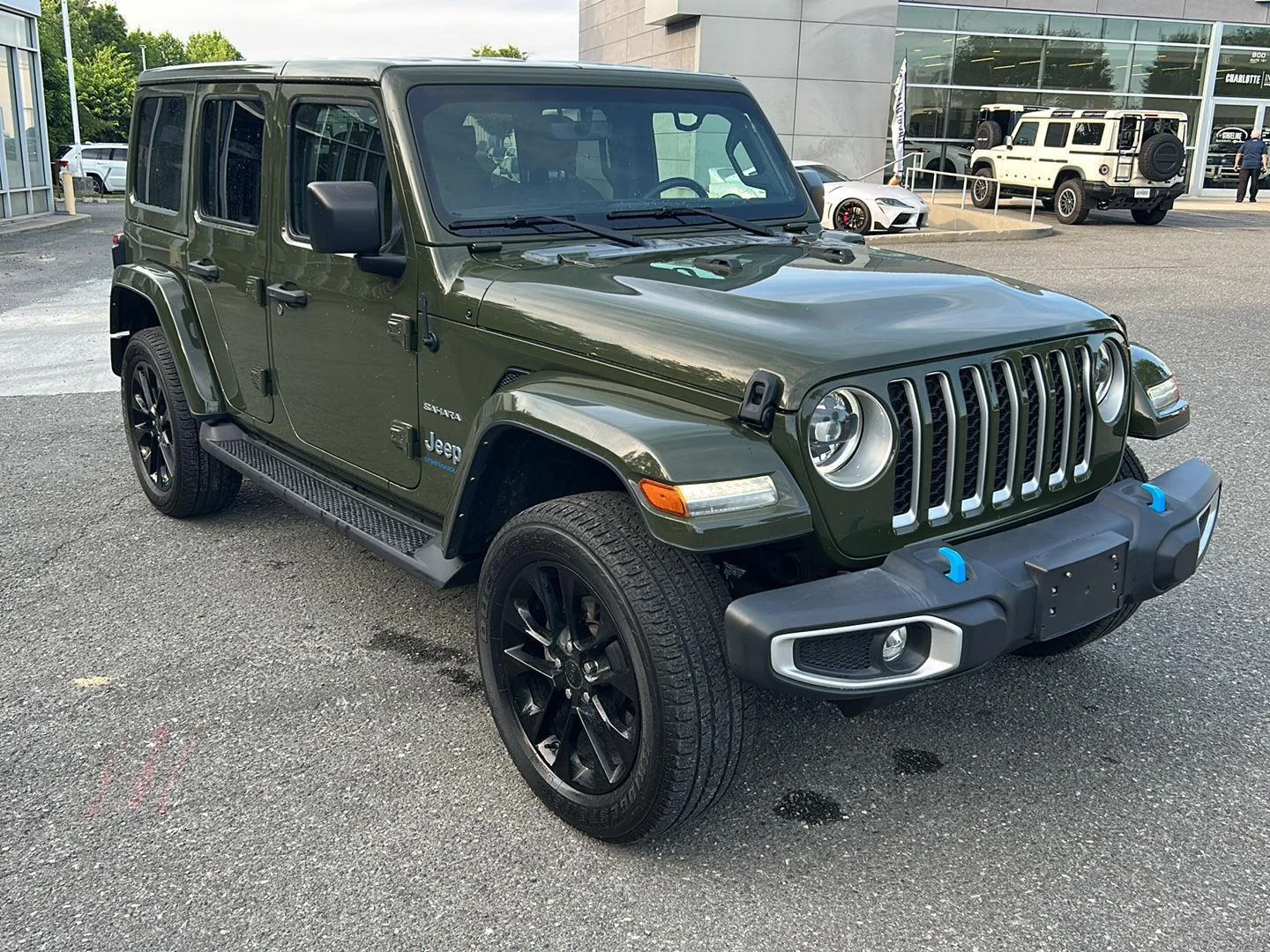 Used 2023 Sarge Green Clearcoat Jeep Sahara image 7