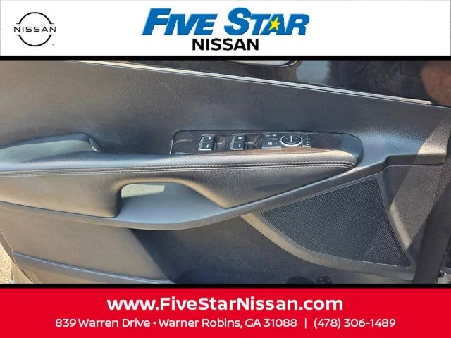 Used 2018 Silver Kia LX image 29