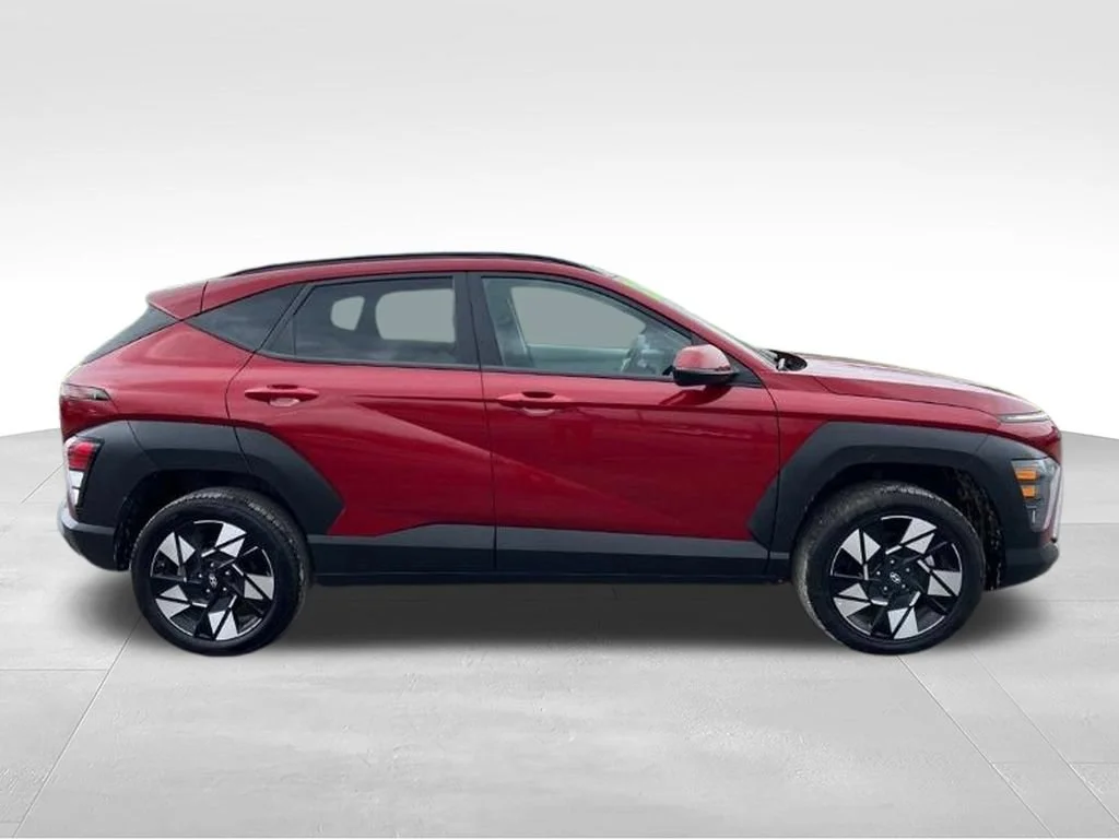 Used 2025 Red Hyundai SEL image 4
