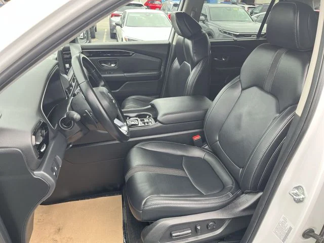 Used 2025  Honda Touring image 15