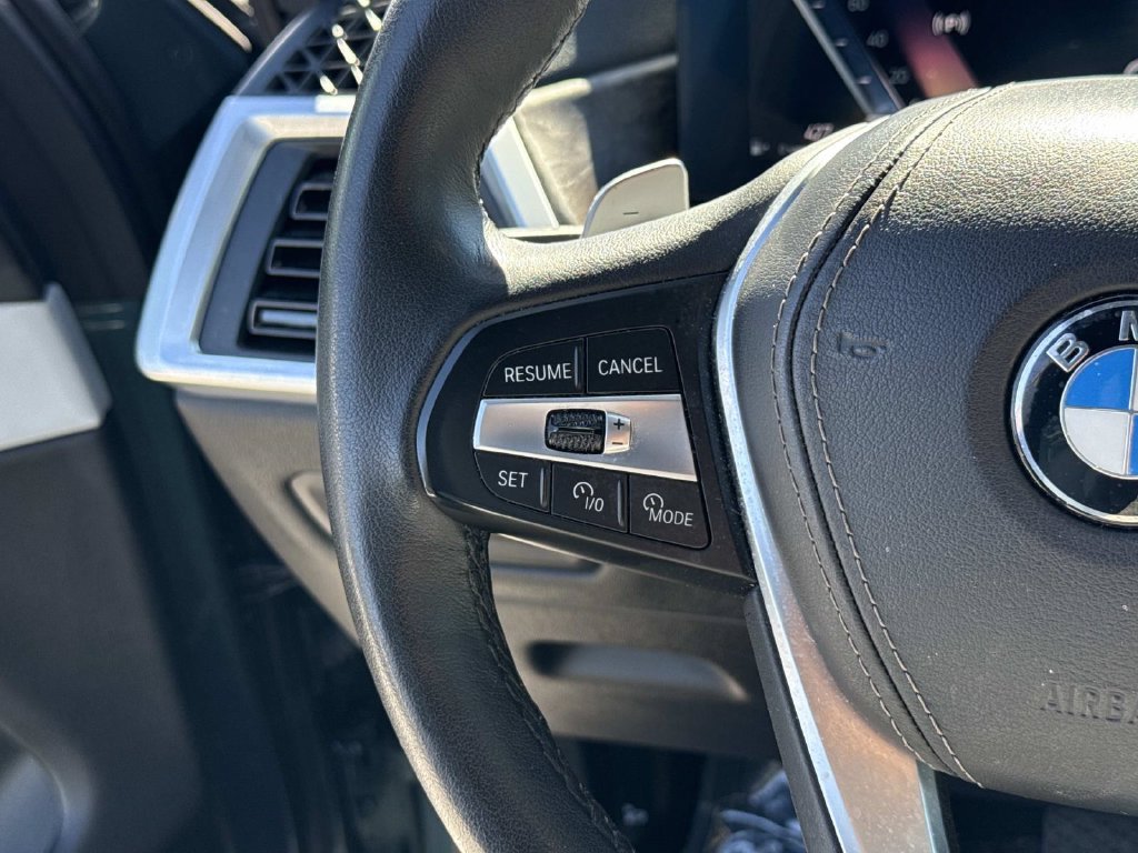 Used 2024 Blue BMW xDrive40i image 7