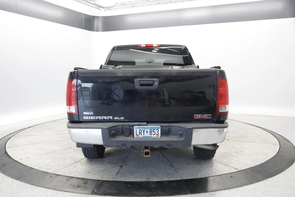 Used 2011 Black GMC SLE image 4
