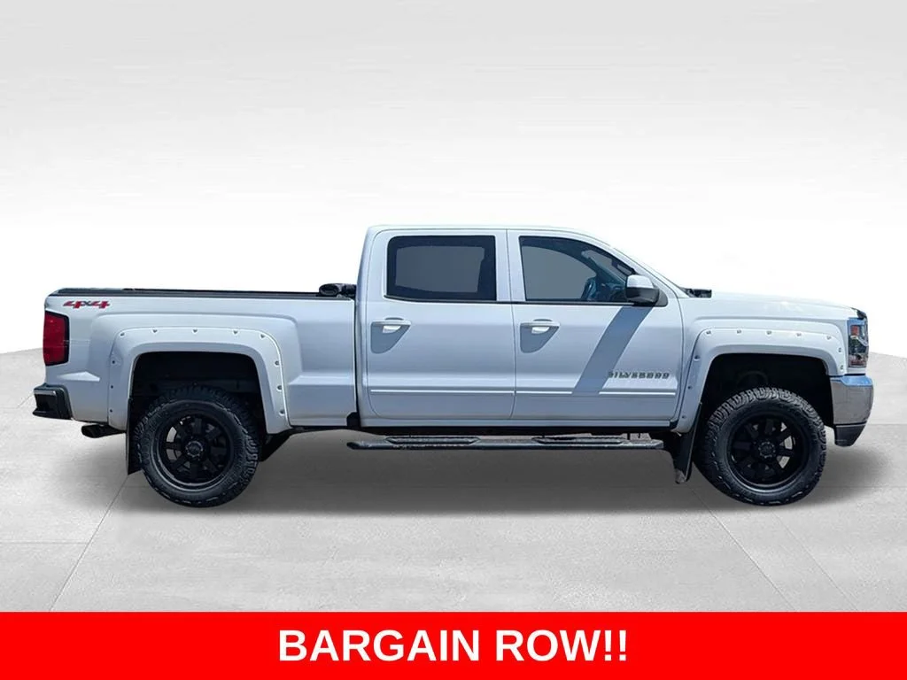Used 2017 Chevrolet Silverado 1500 LT with VIN 3GCUKREC1HG160544 for sale in Inver Grove Heights, Minnesota