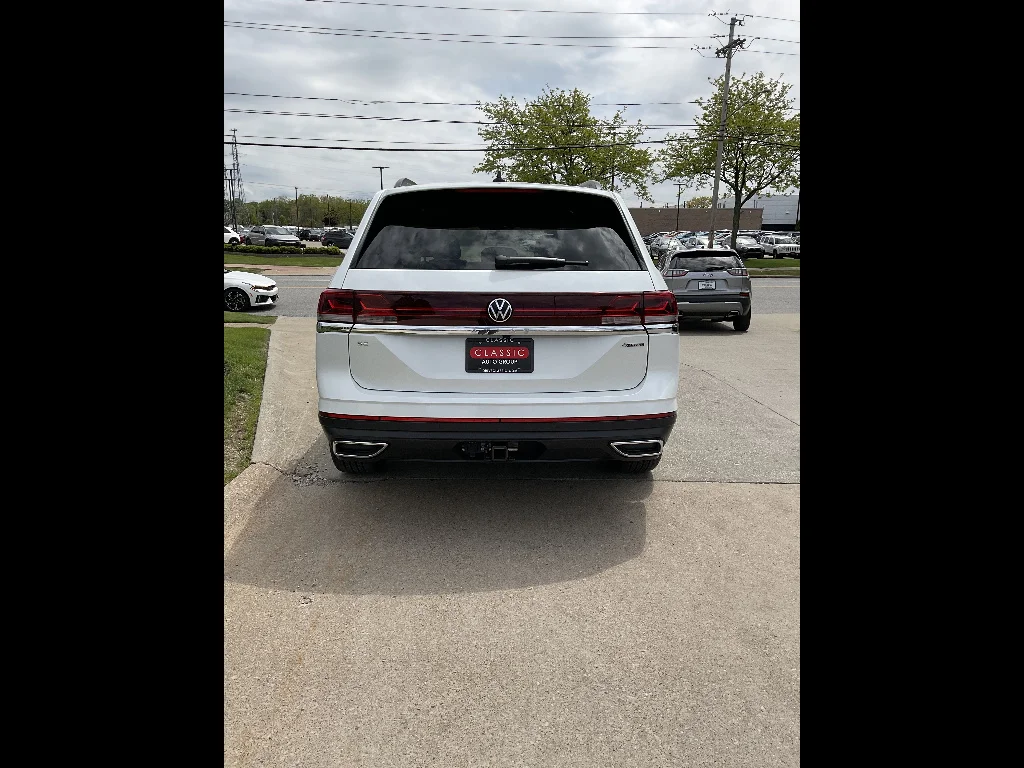 New 2026 Opal White Pearl Volkswagen SE 4Motion image 4