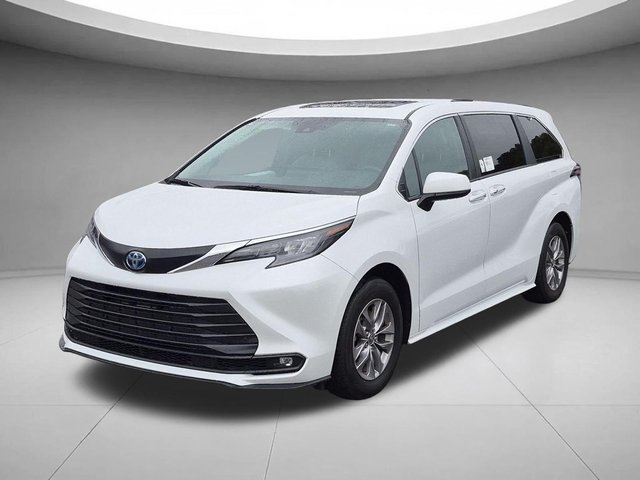 2025 Toyota Sienna XLE