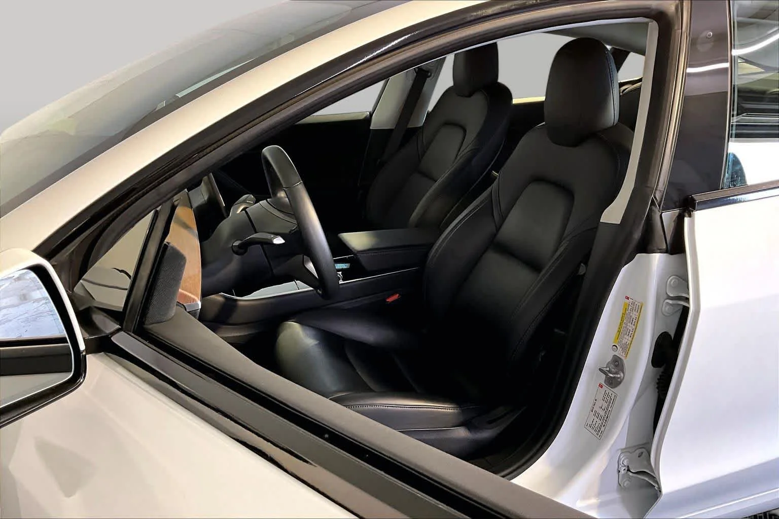 Used 2018 Pearl White Multi-Coat Tesla Long Range Battery image 8