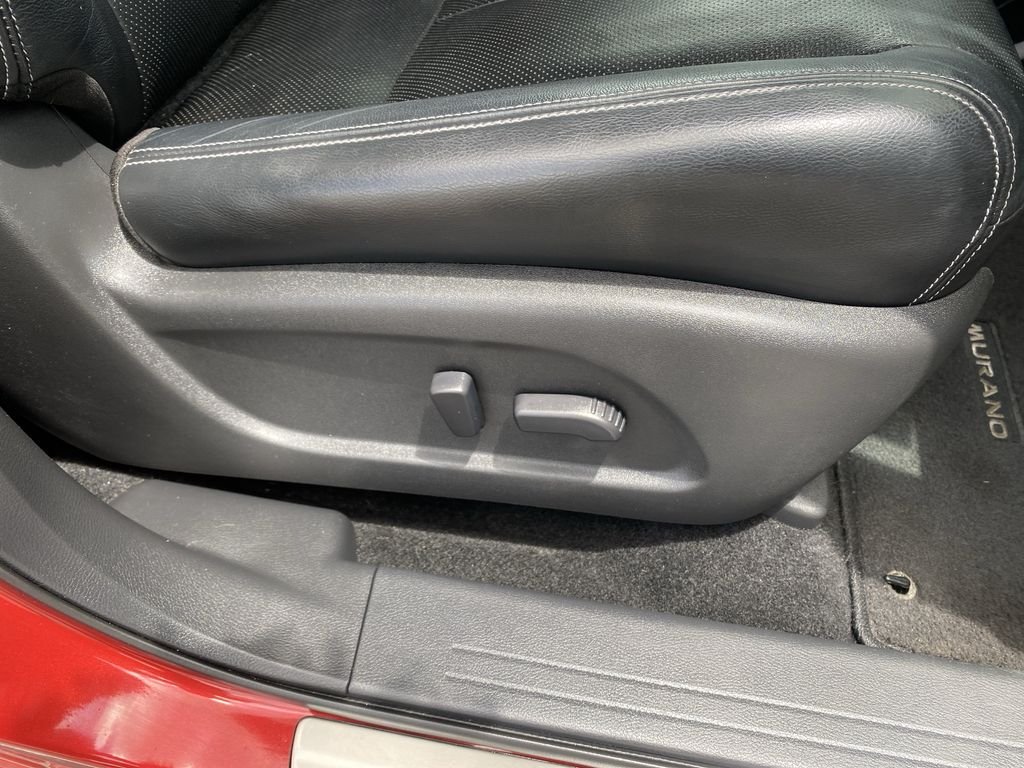 Used 2016 Cayenne Red Metallic Nissan Platinum image 34