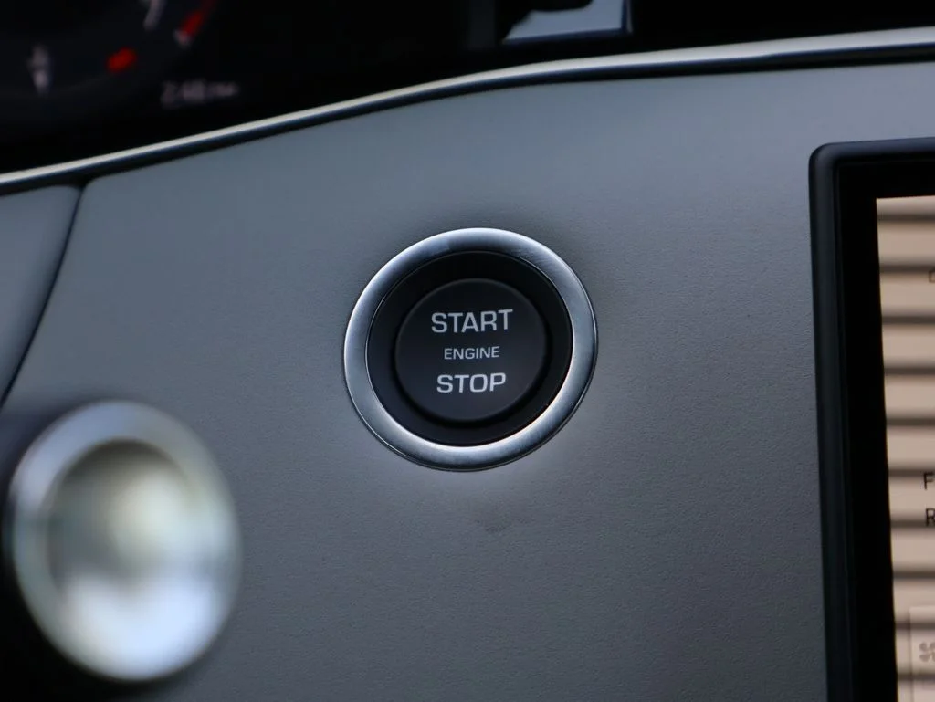New 2026 Tribeca Blue Metallic Land Rover Hoxton Edition image 27