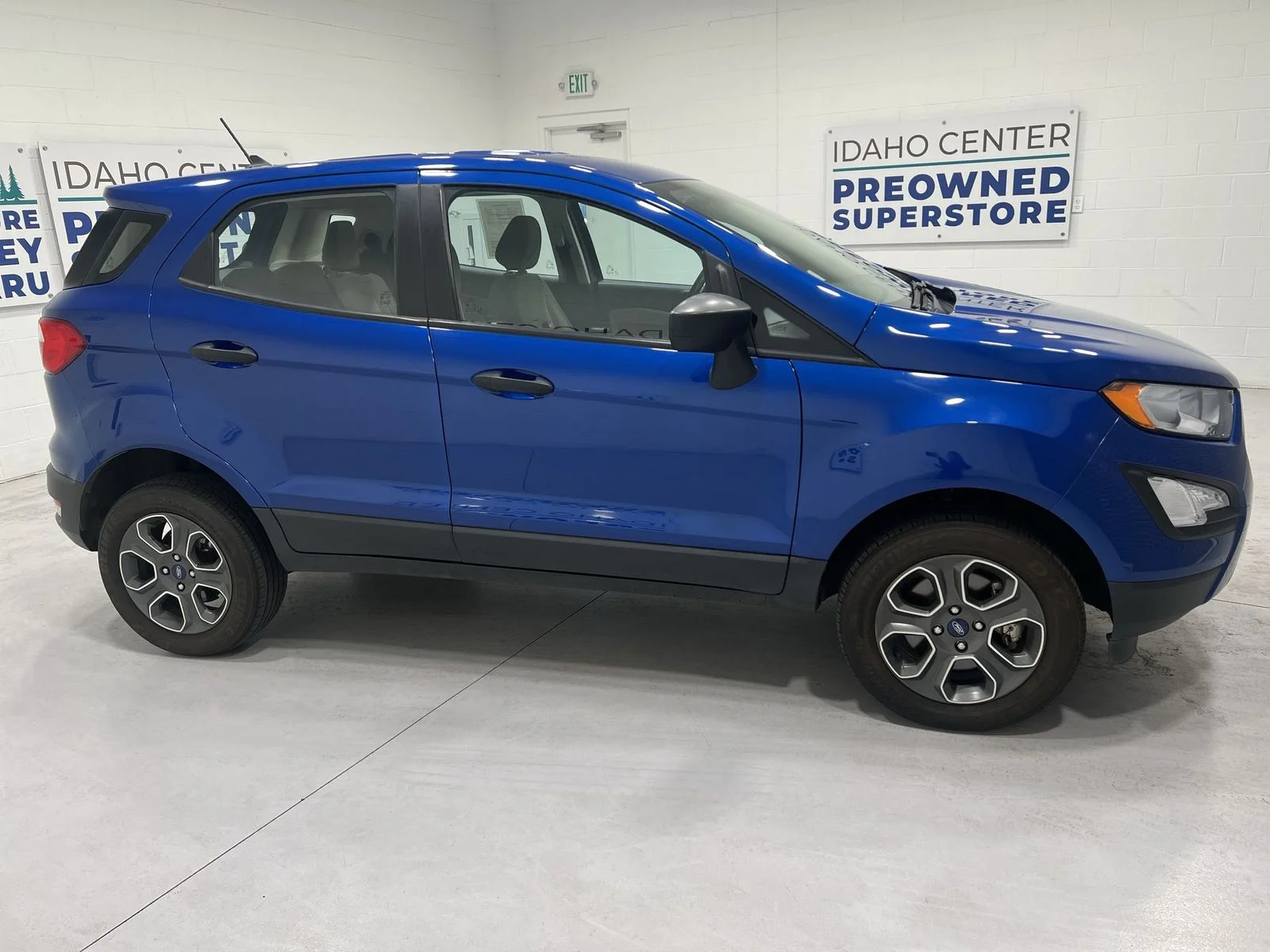 Used 2021 Blue Ford S image 9