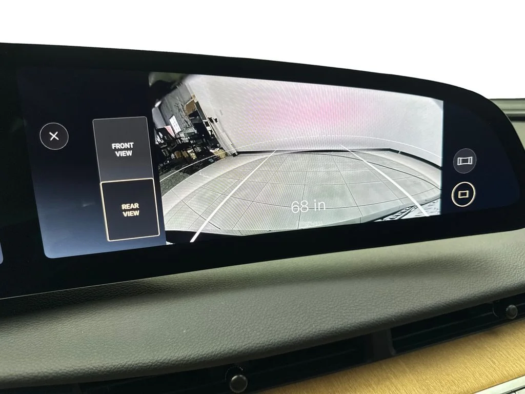 Used 2023 Black Lucid Touring image 63