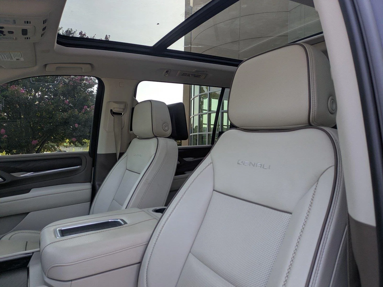Used 2024 Midnight Blue Metallic GMC Denali image 15