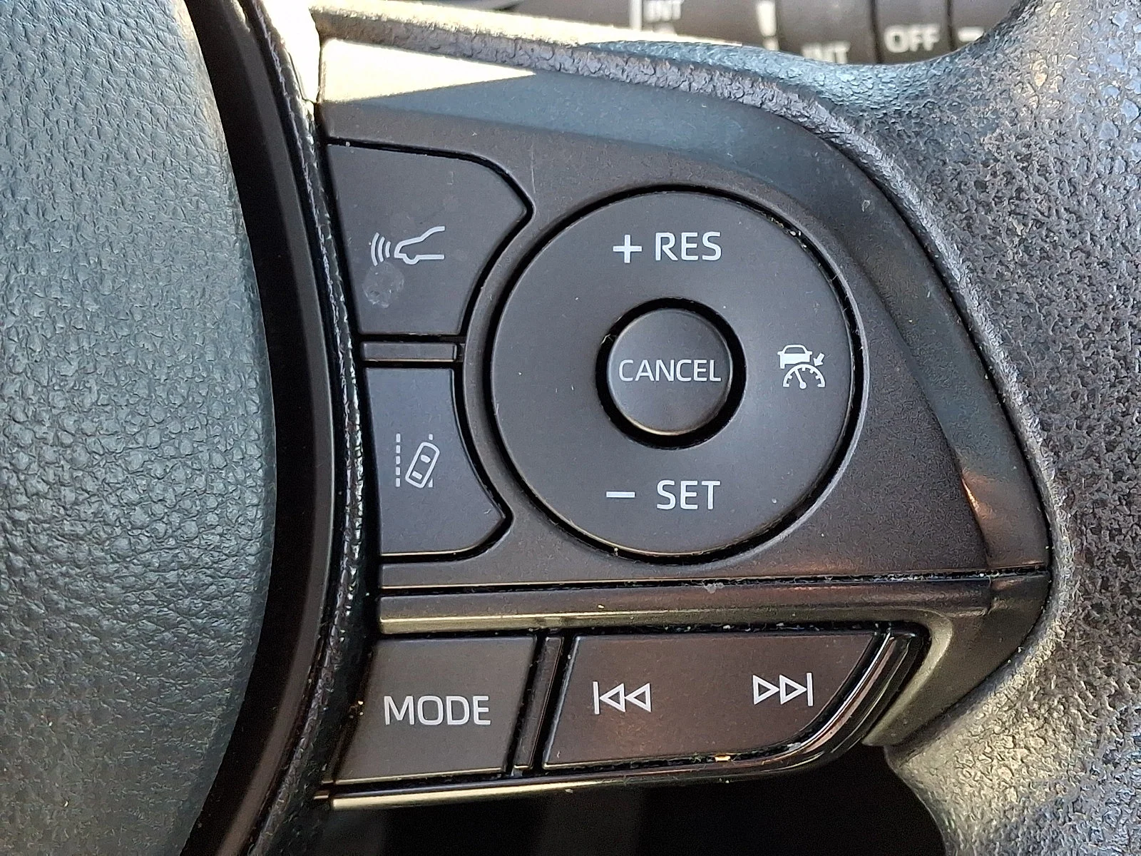 Used 2021 White Toyota XLE image 22