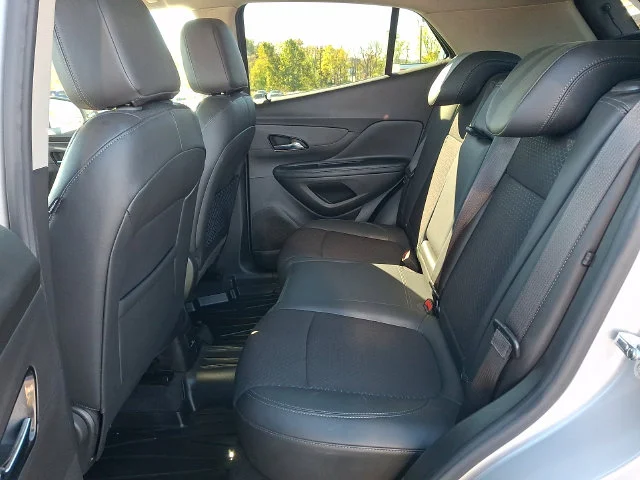 Used 2020 Silver Buick Preferred image 10