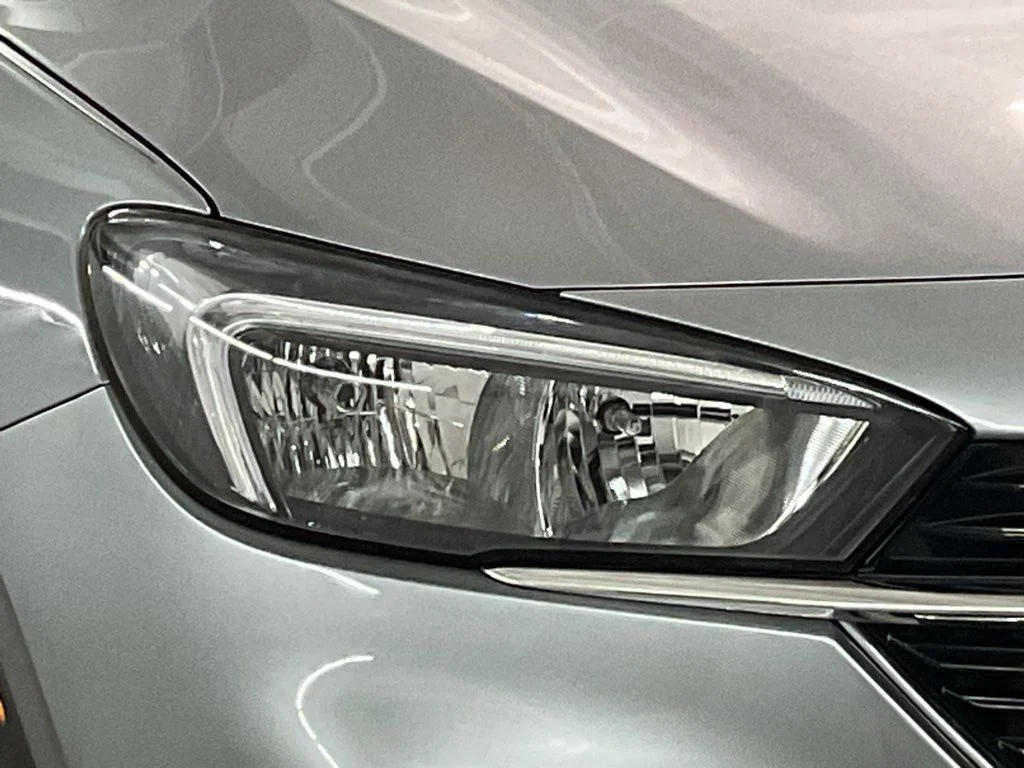 Used 2023 Gray Metallic Buick Select image 28