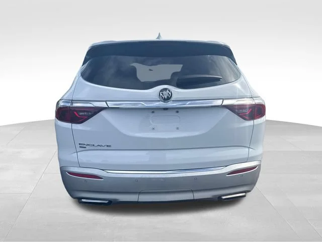 Used 2024 Summit White Buick Essence image 4