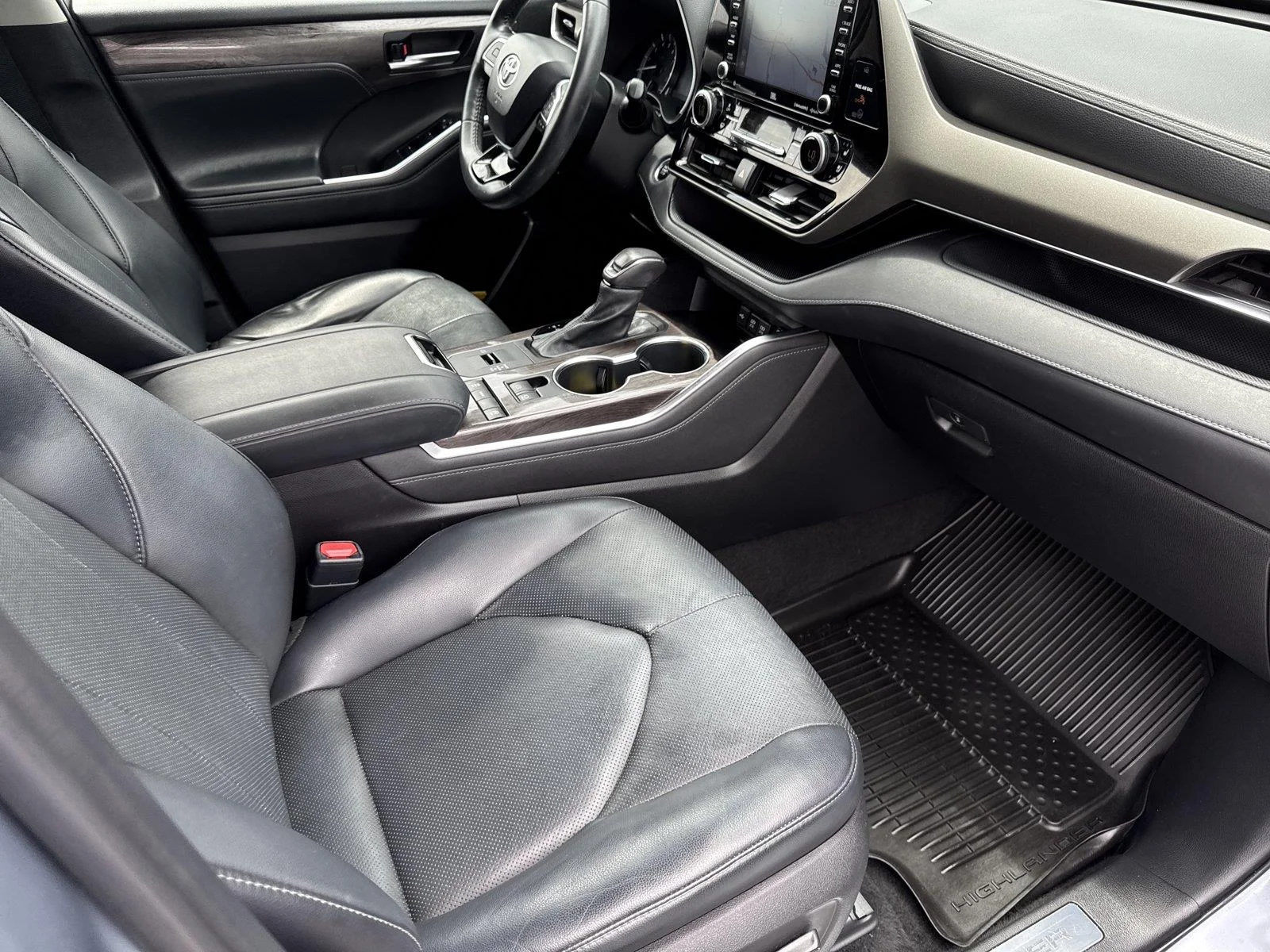 Used 2021 Moondust Toyota Limited image 37