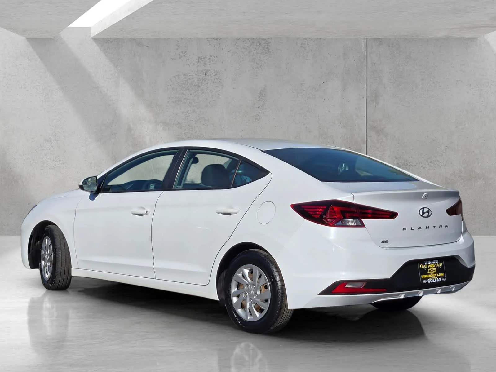 Used 2020  Hyundai SE image 6