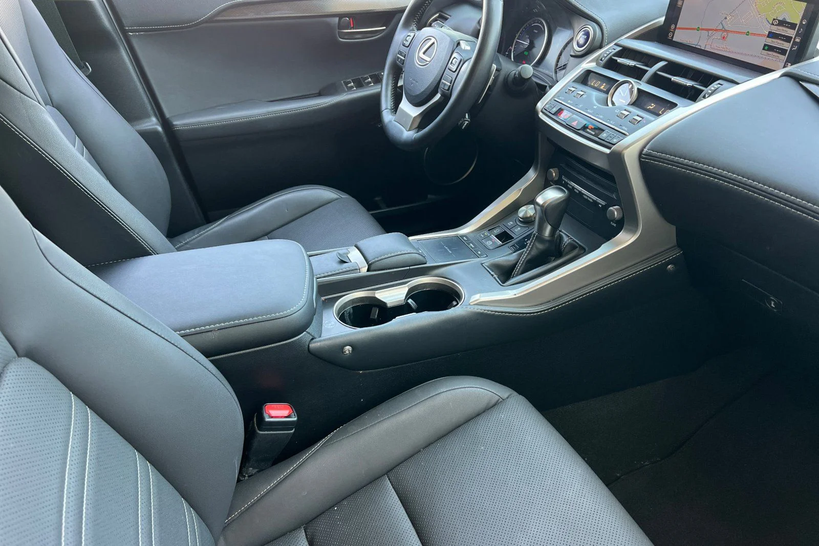Used 2019 Silver Lexus 300h image 16
