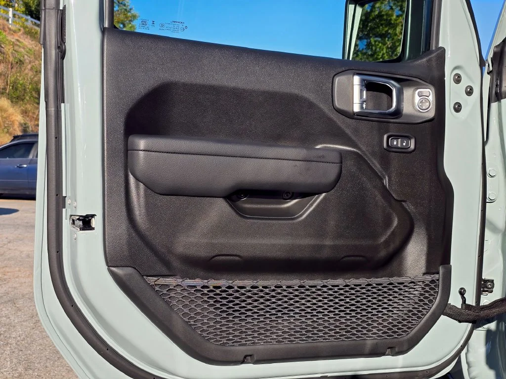 New 2027 White/off-white Jeep Willys 392 image 35