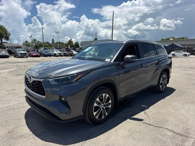 2025 Toyota Highlander XLE - Photo 19