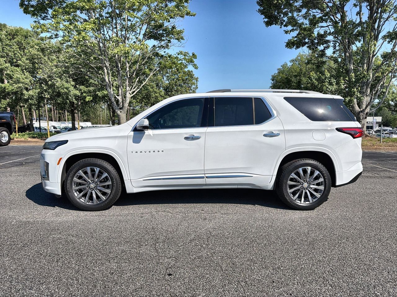Used 2023 Summit White Chevrolet Premier image 5