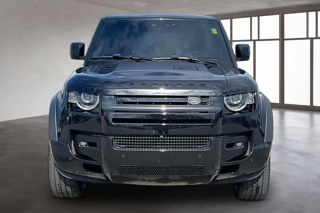 Used 2023 Santorini Black Metallic Land Rover V8 image 3