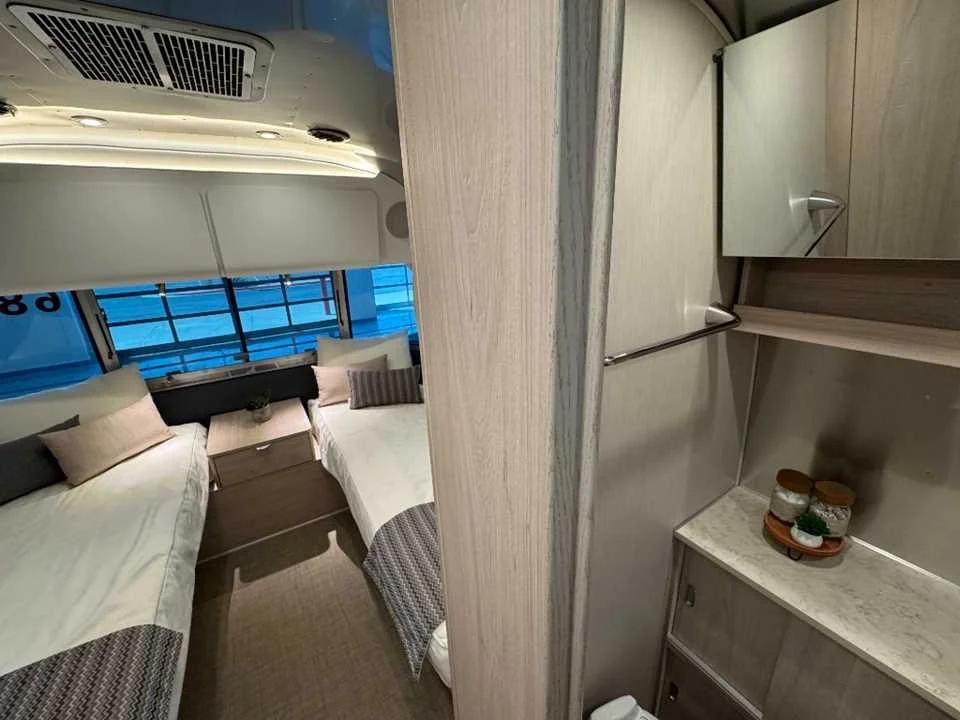 Used 2024 SILVER AIRSTREAM  image 36