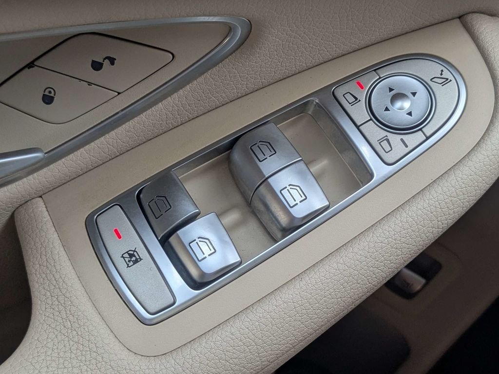 Used 2016 Blue Mercedes-Benz GLC 300 image 25