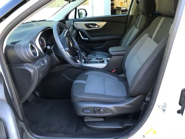 Used 2023 White Chevrolet LT image 17
