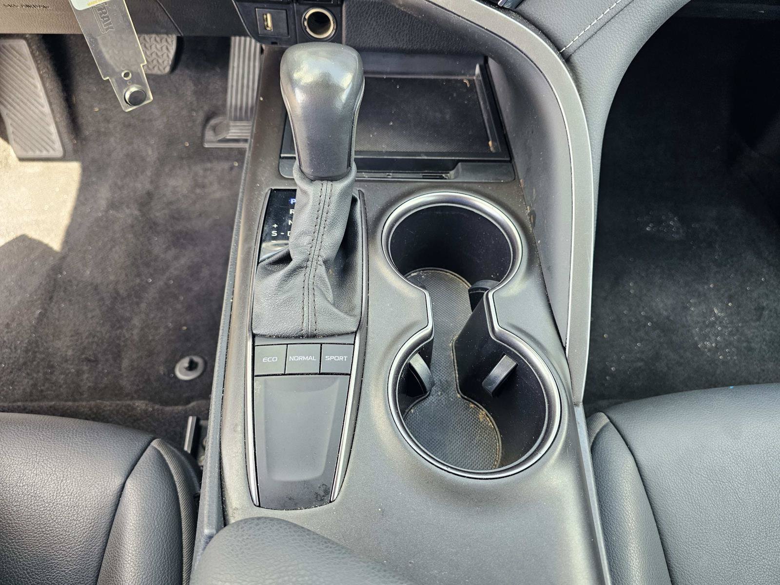 2024 Toyota Camry SE - Photo 24