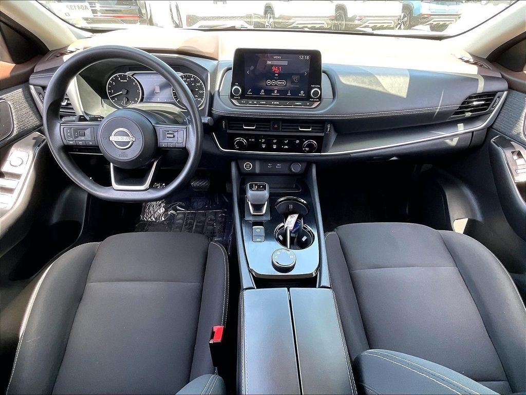 Used 2023 Glacier White Nissan S image 20