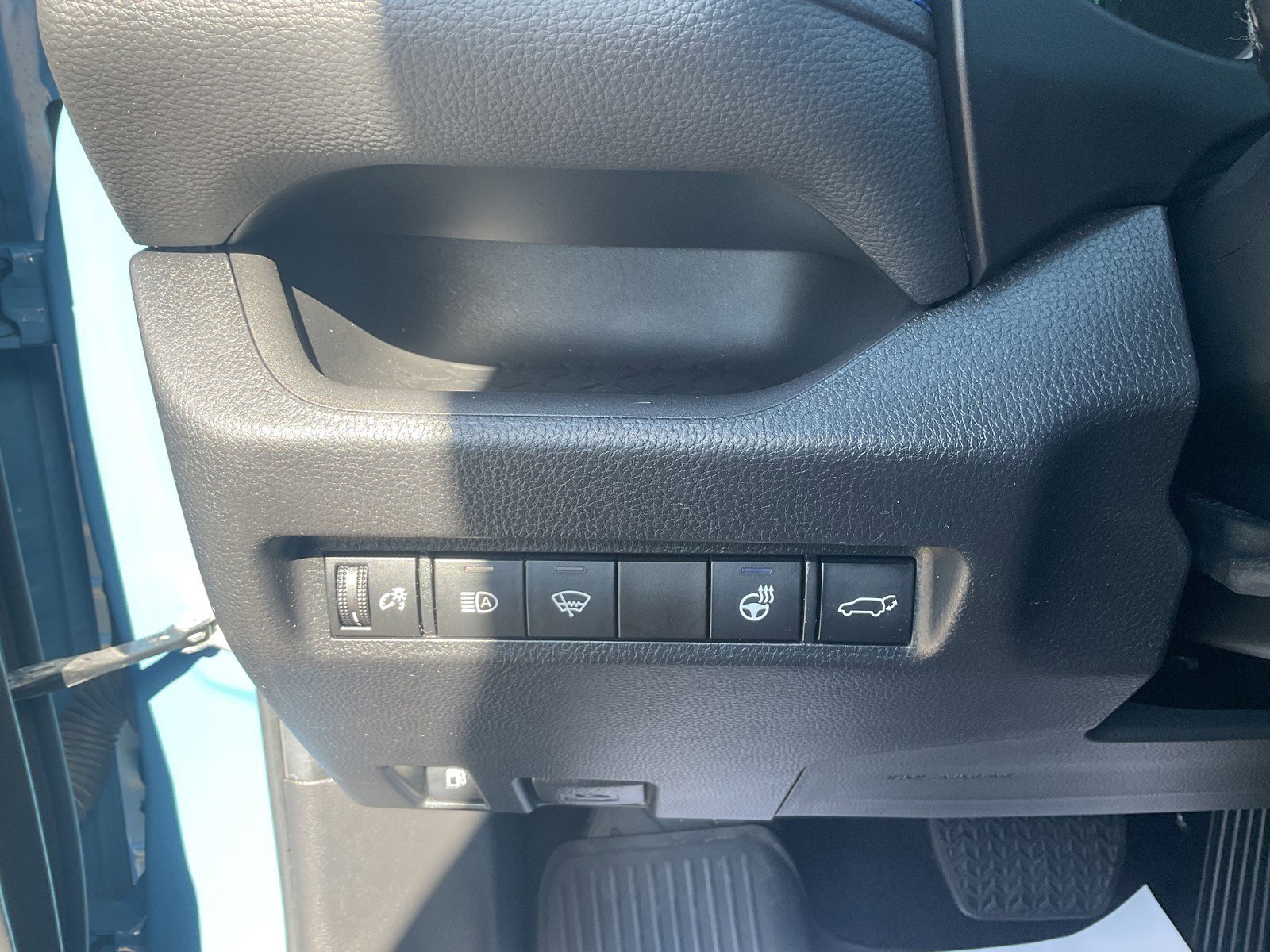 2022 Toyota RAV4 SE - Photo 24
