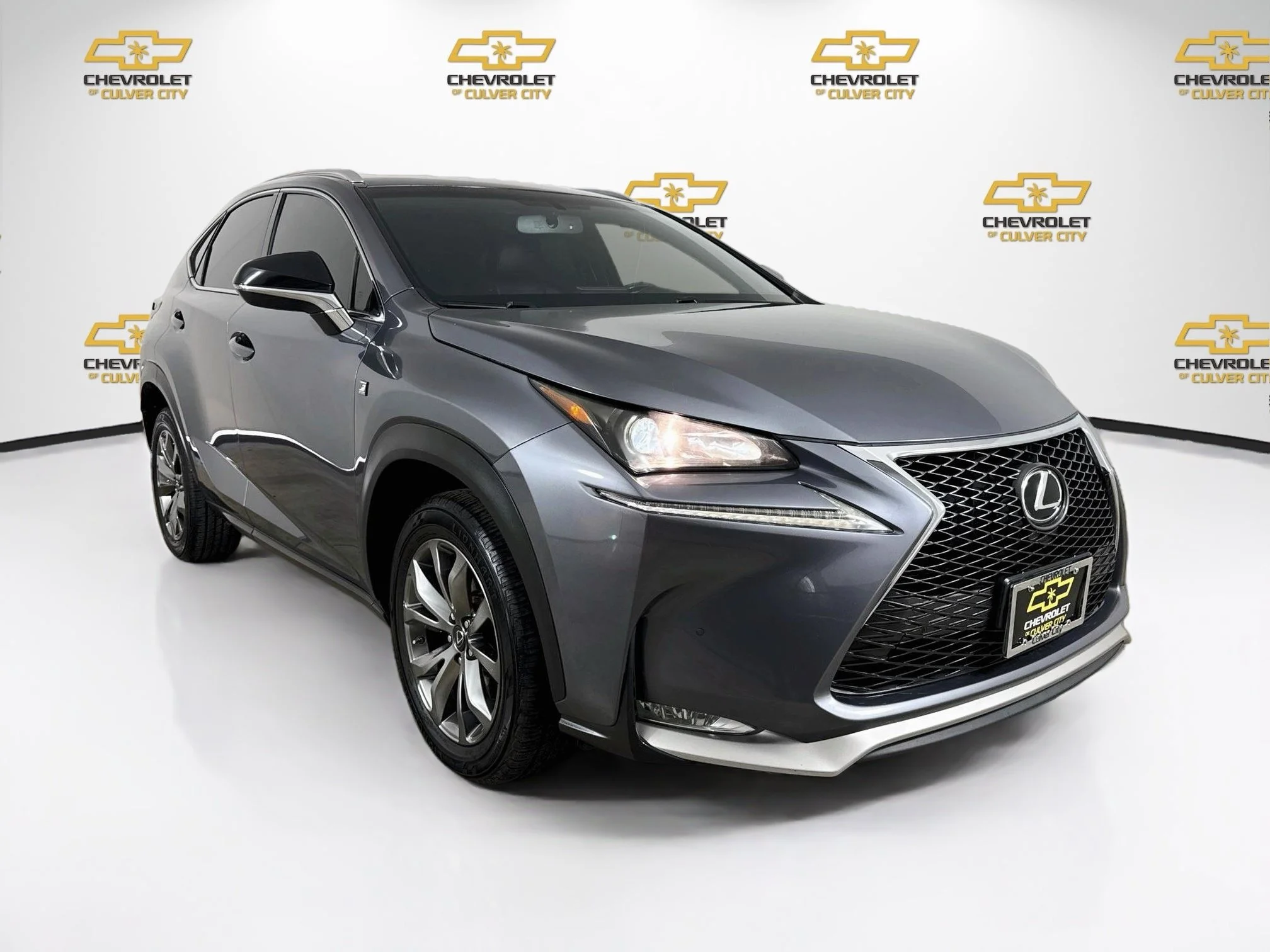 Used 2016  Lexus FWD 4dr image 1