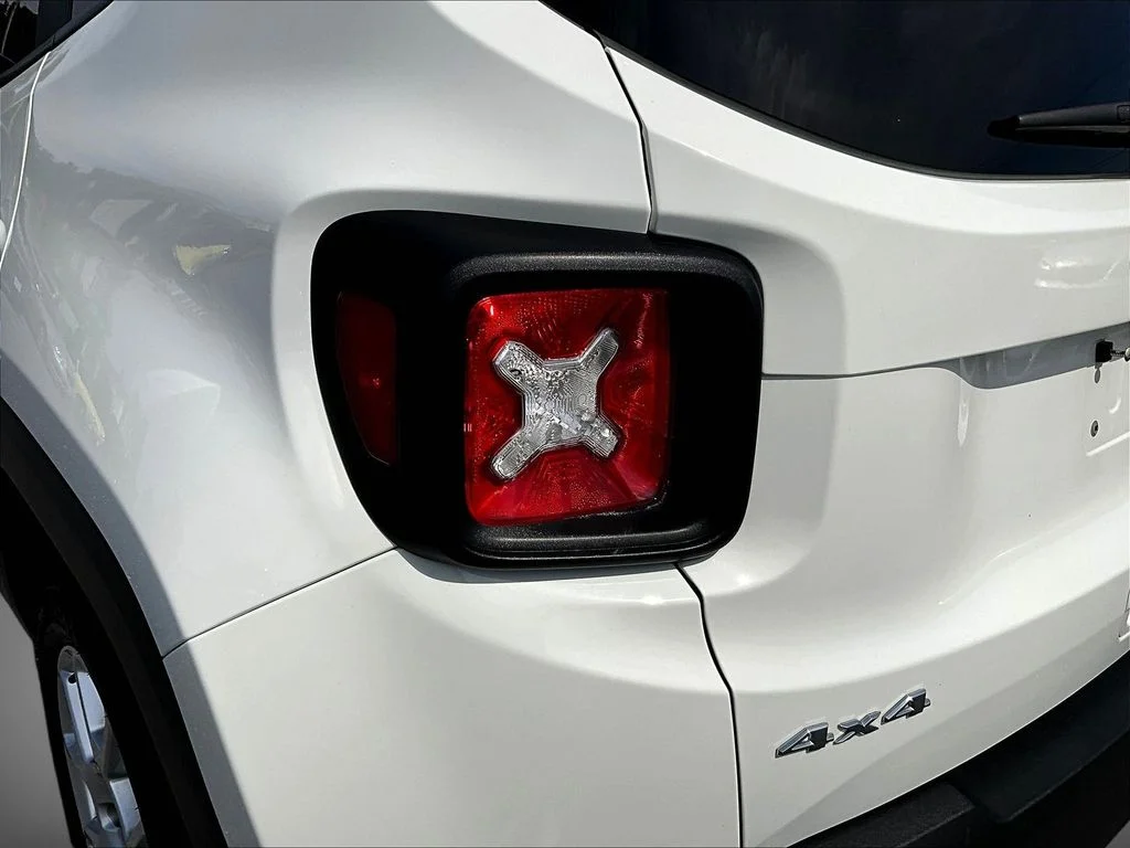 Used 2023 Alpine White Jeep Latitude image 23
