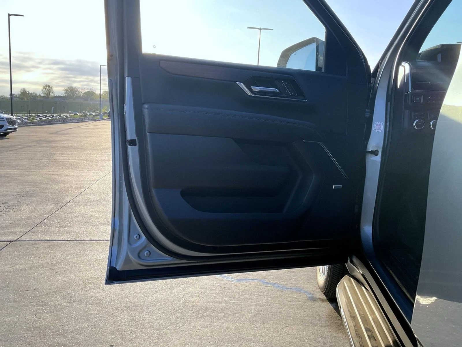 Used 2025 Silver GMC Denali image 10
