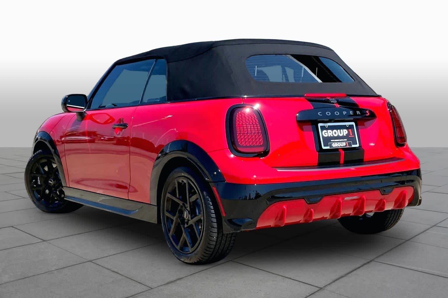 New 2026 Chili Red II MINI Iconic image 12