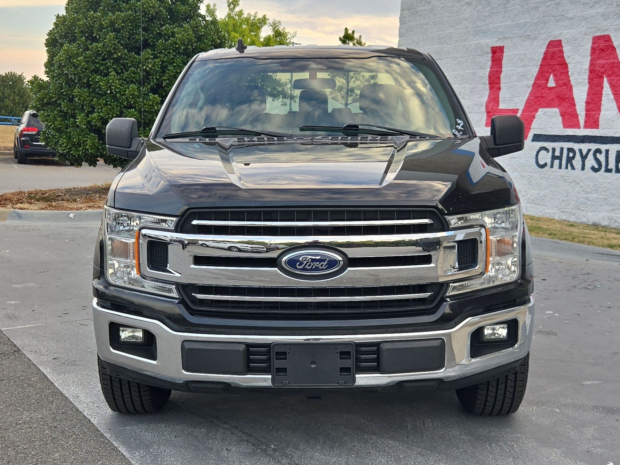Used 2019 Ford F-150 XLT with VIN 1FTEW1C5XKKC38169 for sale in Little Rock
