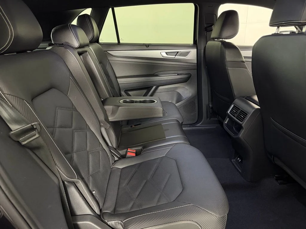 2025 Volkswagen Atlas Cross Sport SE w/Tech - Photo 28