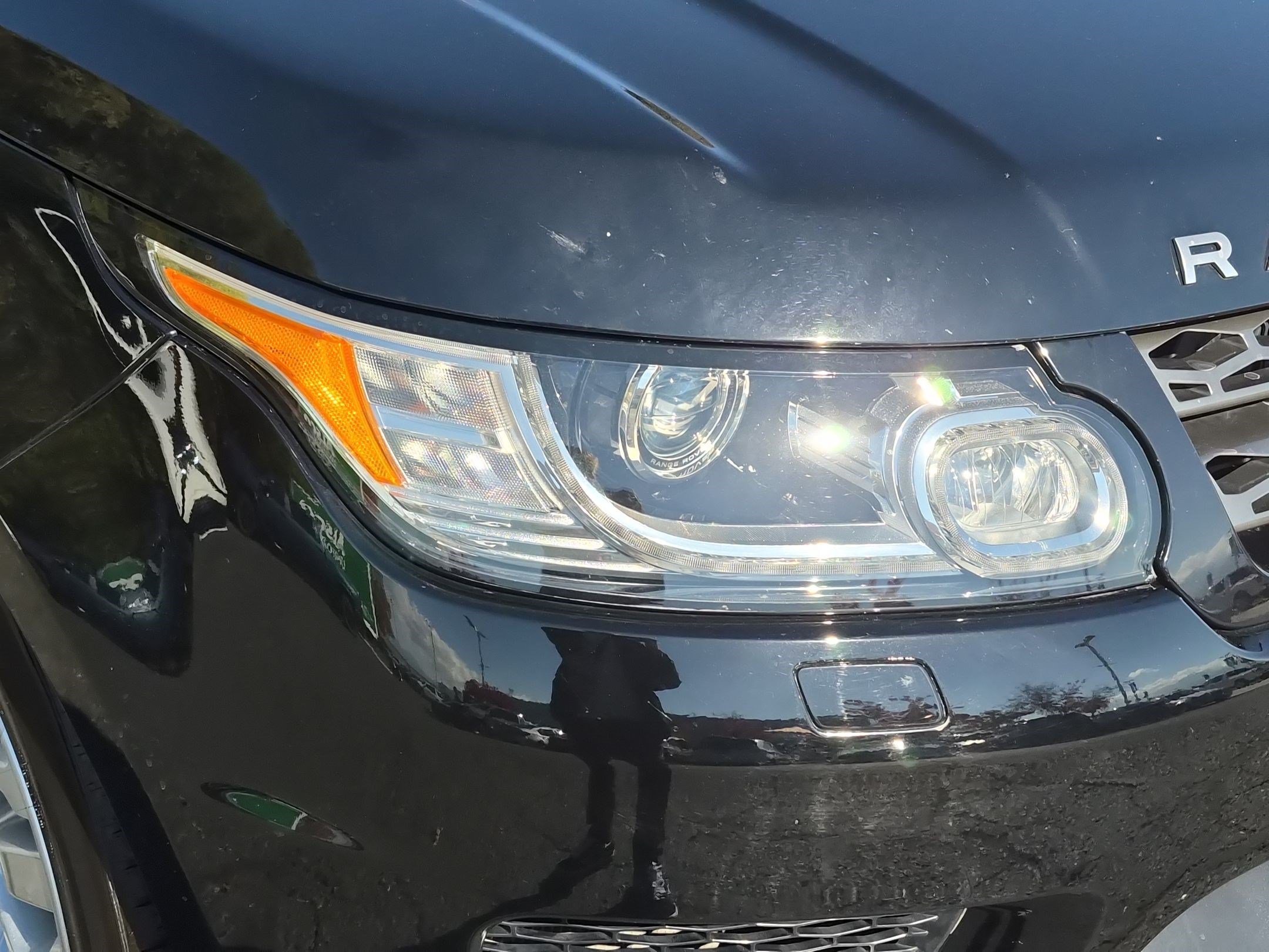 Used 2017  Land Rover SE image 10