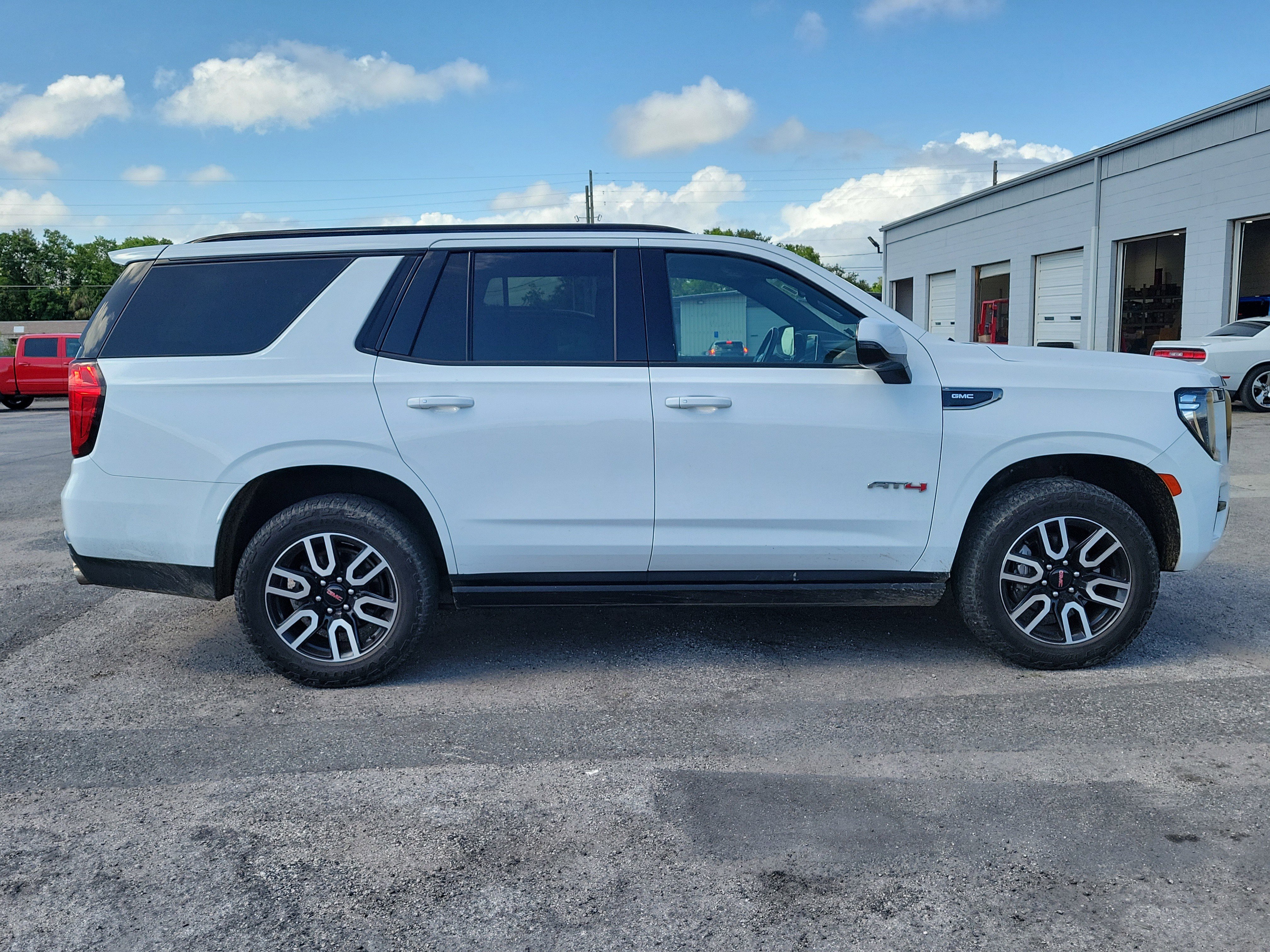 Used 2022  GMC AT4 image 7