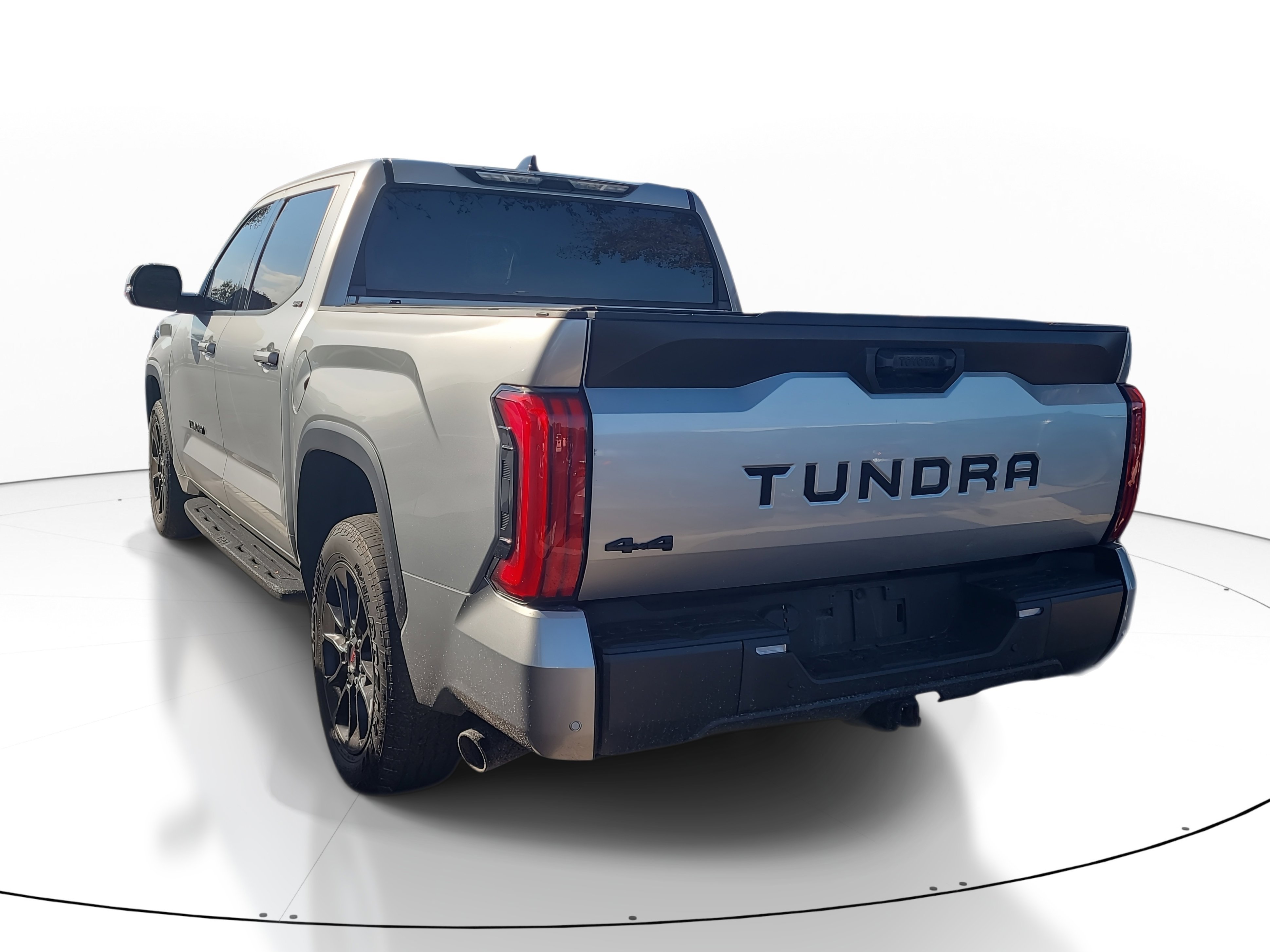Used 2023  Toyota SR5 image 5