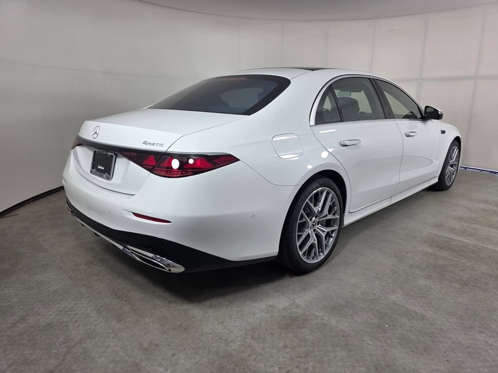 New 2027 MANUFAKTUR Moonlight White Metallic Mercedes-Benz S 580 image 21