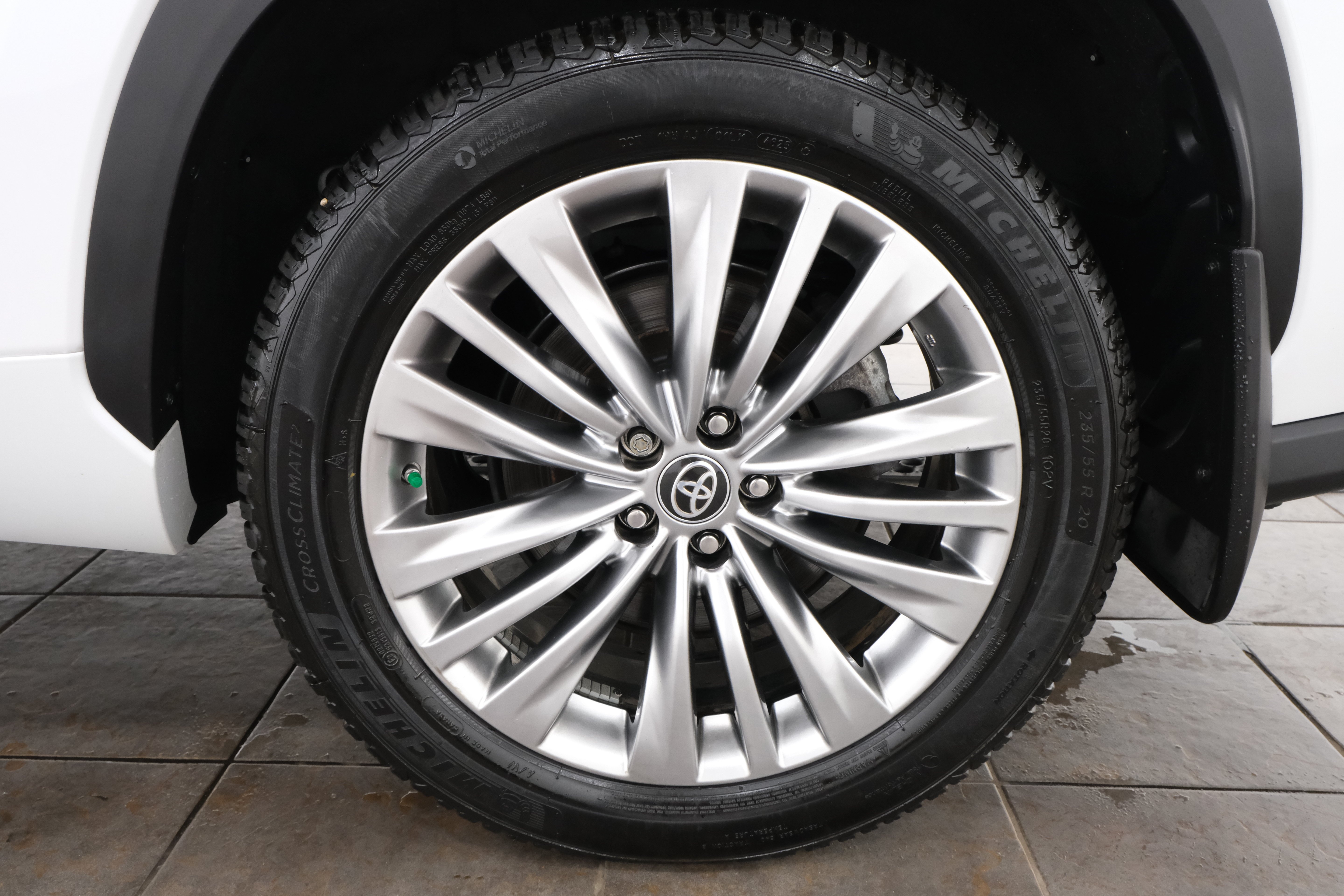 Used 2023 Wind Chill Pearl Toyota Platinum image 39