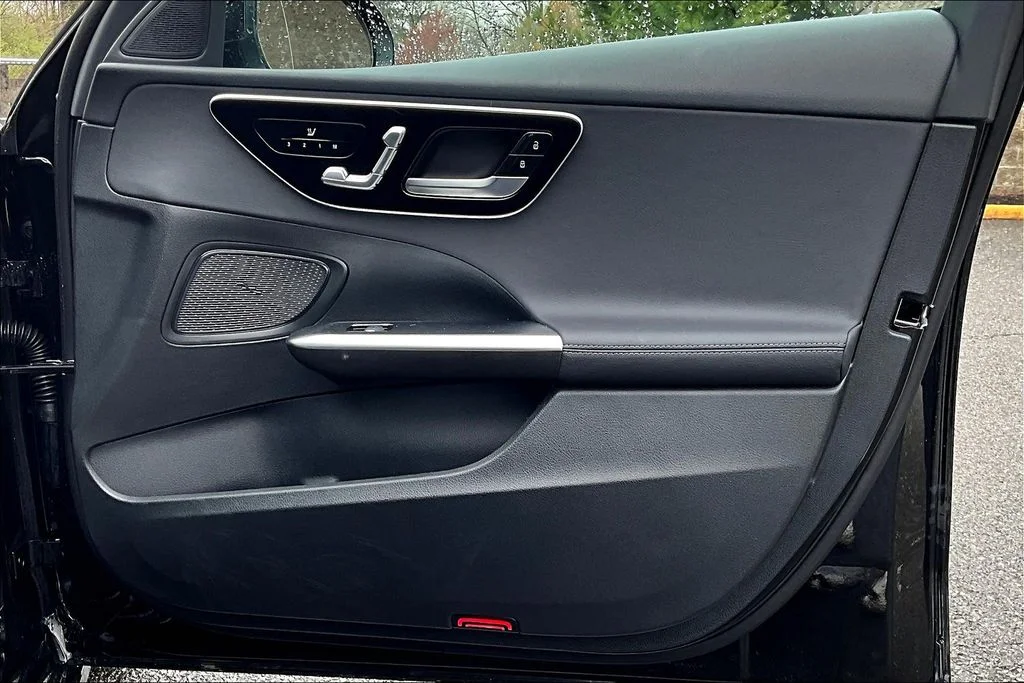 2025 Mercedes-Benz C-Class Sedan C 300 - Photo 19