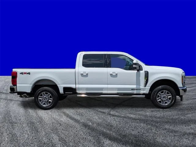 Certified Used 2023 Oxford White Ford Lariat image 3