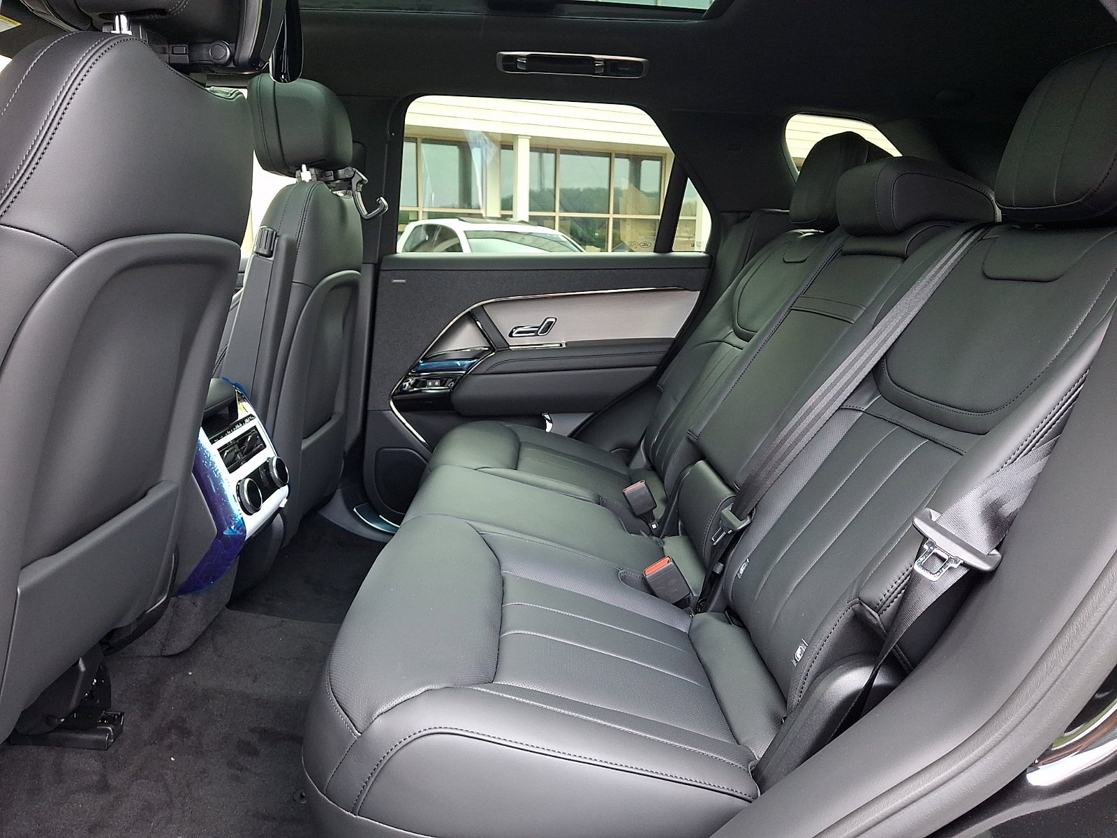 New 2026 Santorini Black Land Rover  image 10