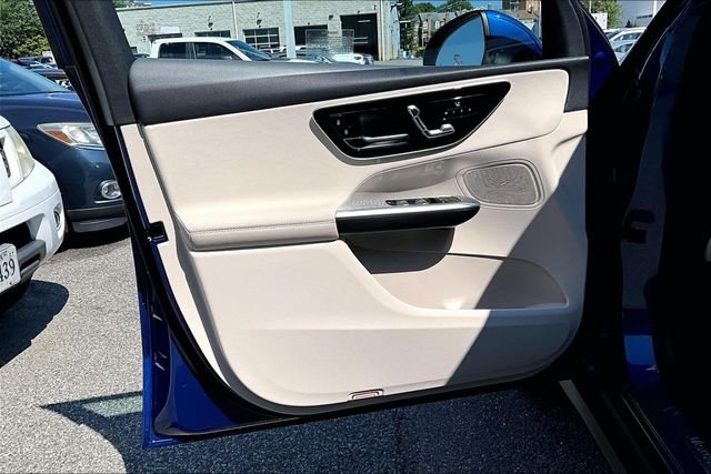 Used 2026 Blue Mercedes-Benz GLC 300 image 18