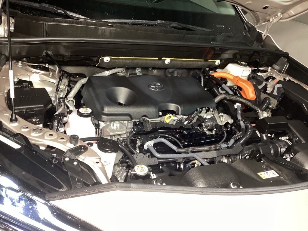 Certified Used 2023 Silver Toyota LE image 20