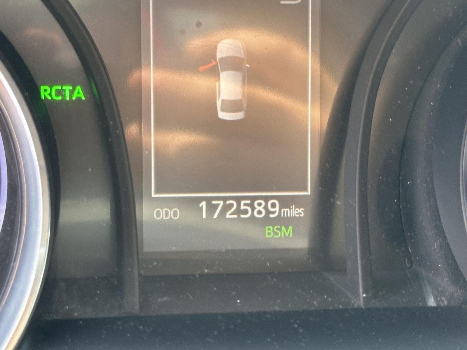 Used 2018 Galactic Aqua Mica Toyota SE image 13