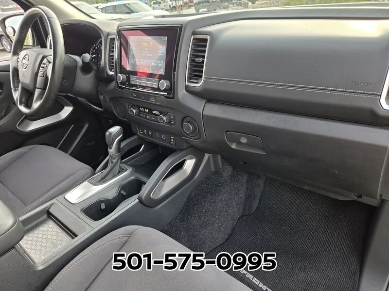 Used 2023 Green Metallic NISSAN CREW CAB 4X2 SV AUTO LONG BED image 17